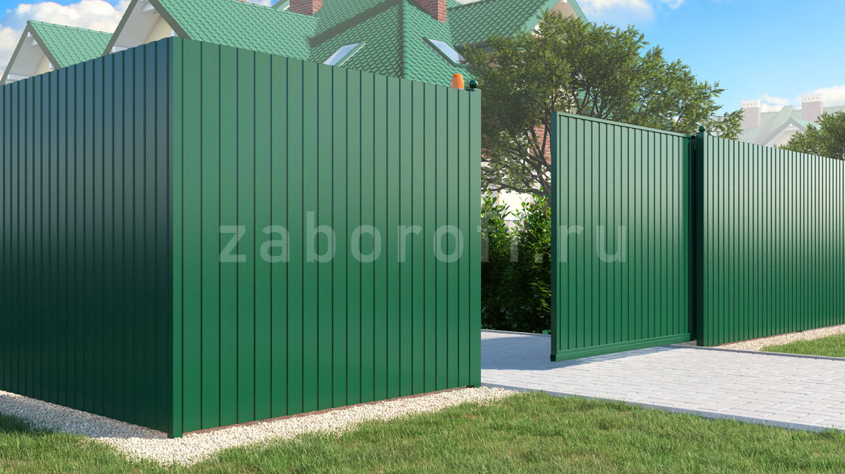 Забор из профлиста с откатными воротами для дачи