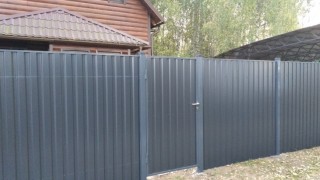 Заборы из профнастила