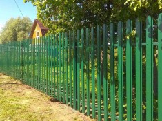 Забор из евроштакетника