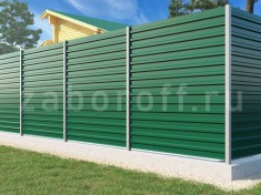 Забор из профнастила  горизонтальный на ленточном фундаменте Забор из профнастила  горизонтальный на ленточном фундаменте