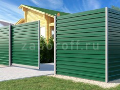 Горизонтальный забор из профнастила с откатными воротами 