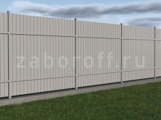 Недорогой секционный забор из профнастила на ленточном фундаменте Недорогой секционный забор из профнастила на ленточном фундаменте