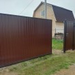 Забор из профнастила с воротами и калиткой