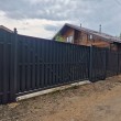 Откатные ворота из евроштакетника с обшивкой Шахматка автоматические на в/с