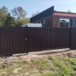 Откатные ворота из евроштакетника с обшивкой Шахматка механические на в/с