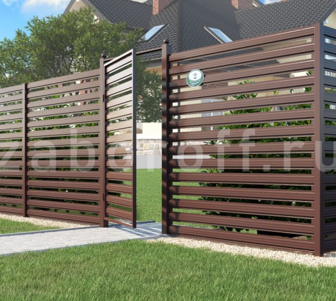 Коричневый забор горизонтальный из евроштакетника  для частного дома