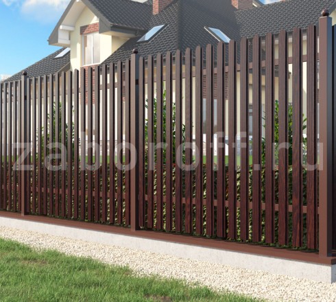 Забор из штакетника под темное дерево в секциях на фундаменте 250х400 мм