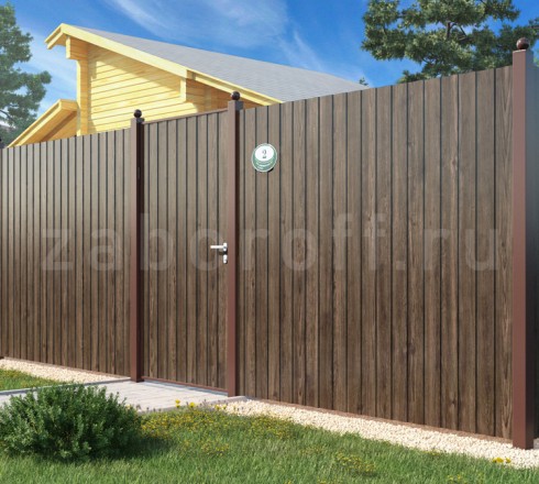 Секционный забор с калиткой из двухстороннего профнастила под дерево