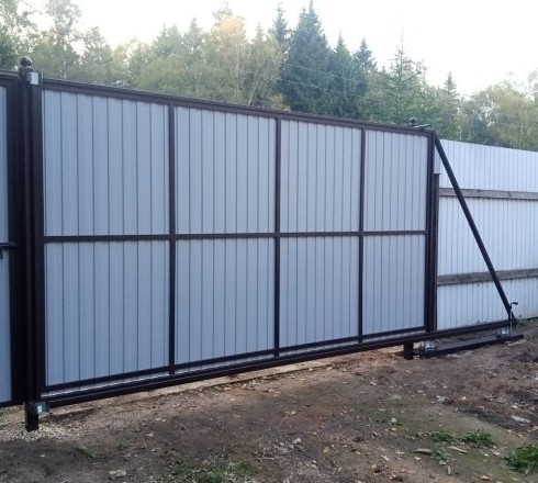 Откатные ворота из профнастила автоматические на в/с