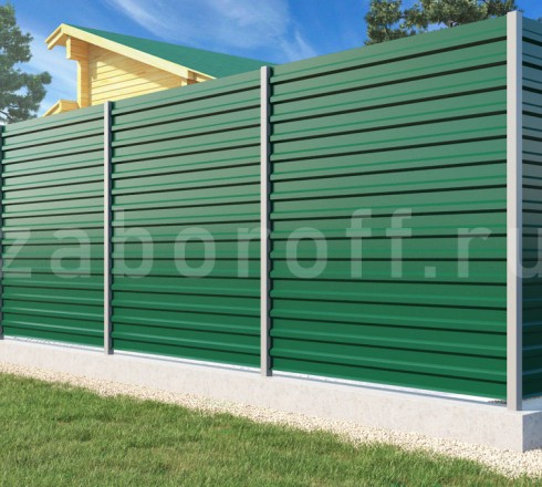 Забор из профнастила  горизонтальный на ленточном фундаменте