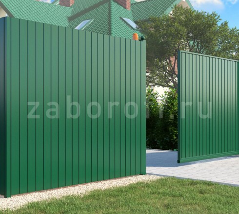 Забор из профлиста с откатными воротами для дачи