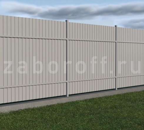 Недорогой секционный забор из профнастила на ленточном фундаменте