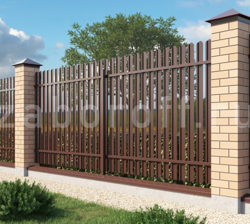 Забор из двухстороннего евроштакетника с кирпичными столбами ОПТИМА+
