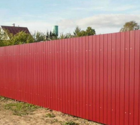 Забор 2м из одностороннего профнастила для частного дома дешево