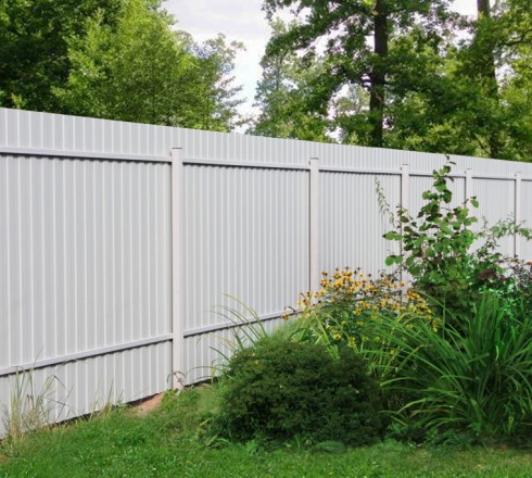 Забор из профнастила 2 м высотой