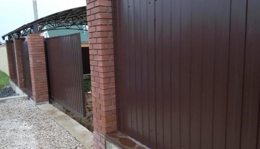 Забор из профнастила с откатными воротами - цена с установкой под ключ ...